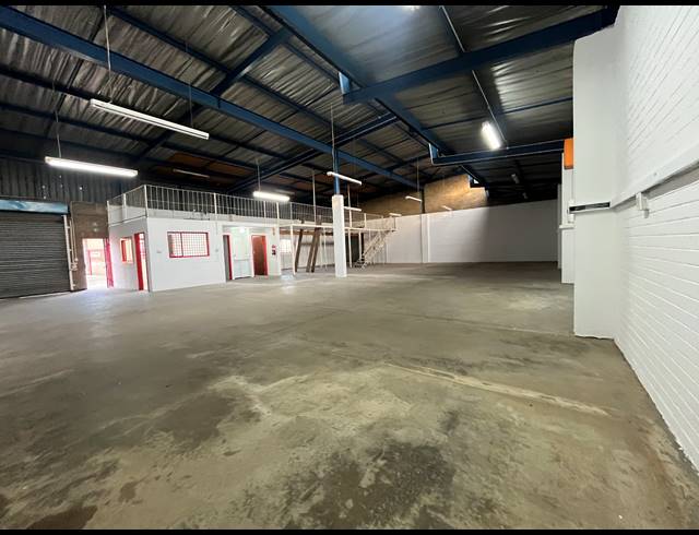 315M² WAREHOUSE TO LET IN EASTLEIGH